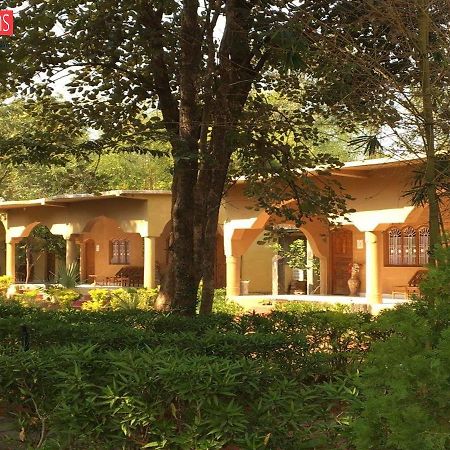 Adb Rooms Ashoka Resort Tāla Exterior foto