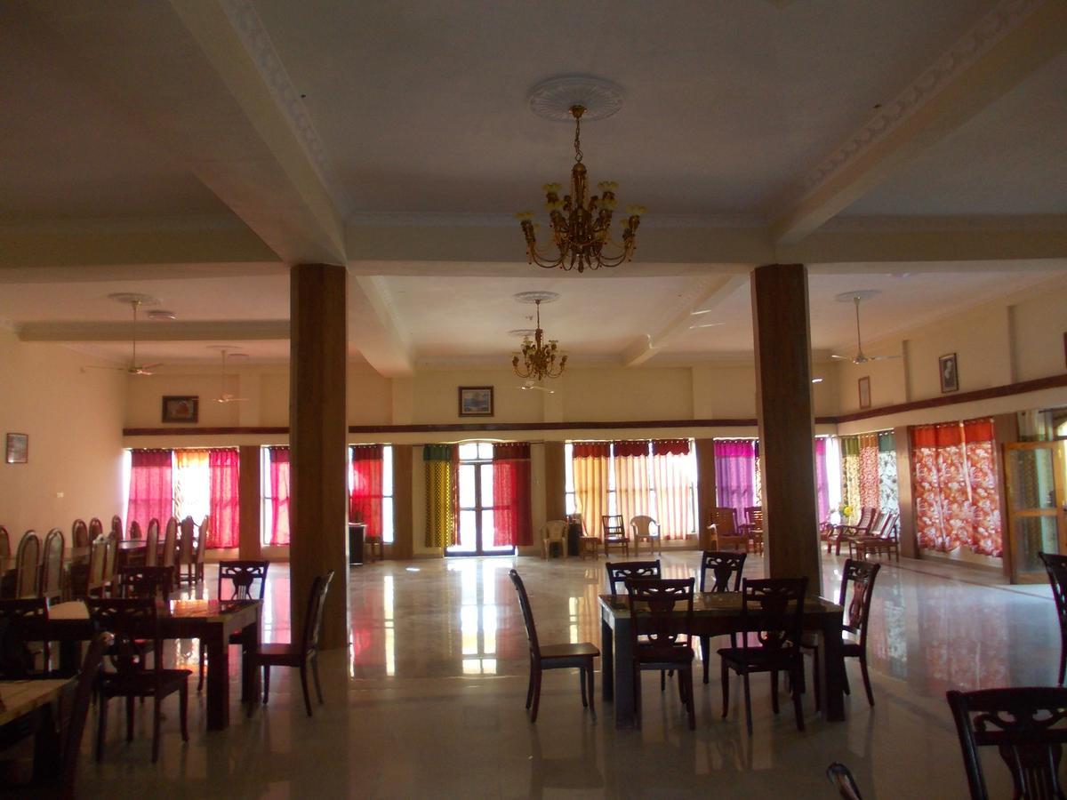 Adb Rooms Ashoka Resort Tāla Exterior foto