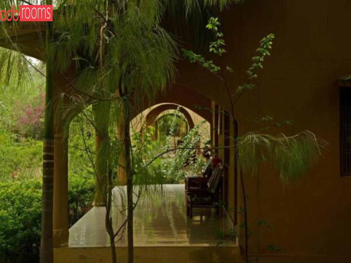 Adb Rooms Ashoka Resort Tāla Exterior foto